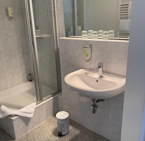 اتاق استاندارد چهار تخته, Schuetzenhaus Vorsfelde