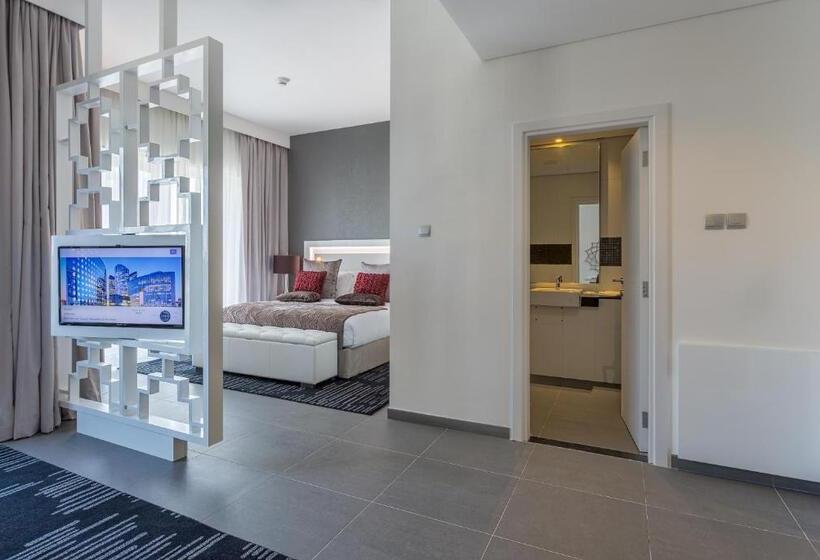 Suite with Views, Wyndham Dubai Marina
