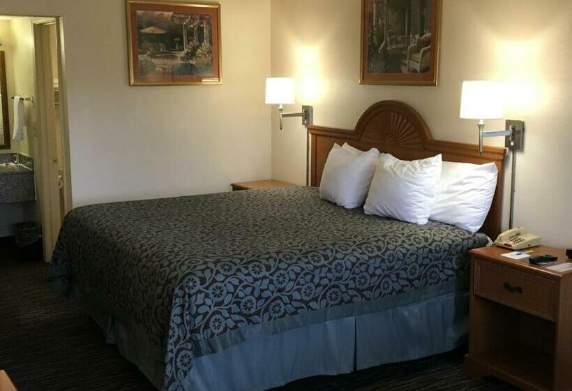 اتاق استاندارد با تخت بزرگ, Days Inn By Wyndham Lake City I75