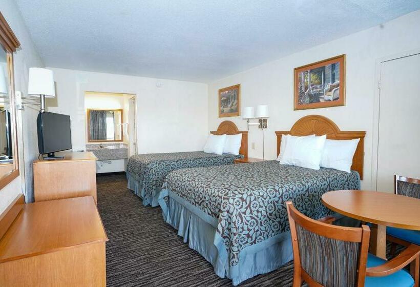 اتاق استاندارد با 2 تخت دوبل, Days Inn By Wyndham Lake City I75