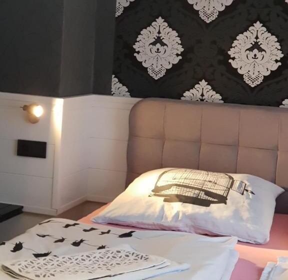 اتاق استاندارد یک نفره, Waldhotel Lemberg