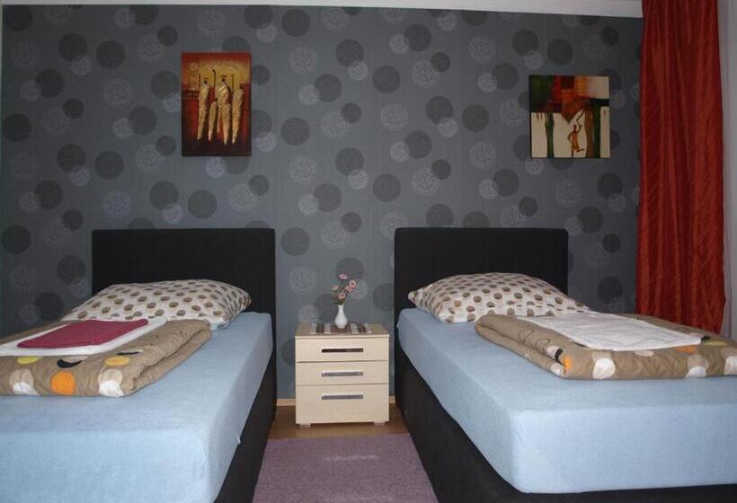 ویلای استاندارد 3 خوابه, Waldhotel Lemberg