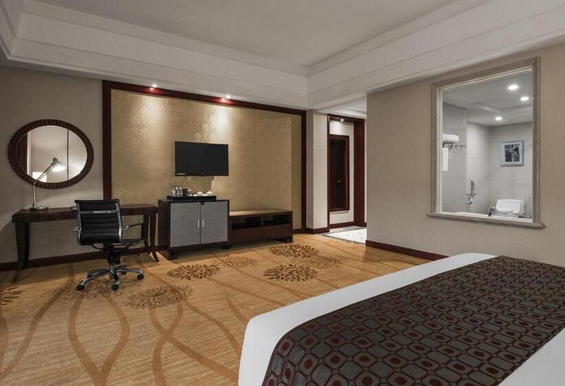 اتاق استاندارد با تخت بزرگ, Country Garden Phenix