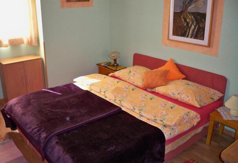 اتاق استاندارد یک نفره, Apartment&rooms Globus Mostar
