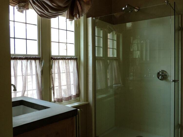 اتاق لوکس با چشم‌انداز شهر, B&b Saintsauveur Bruges