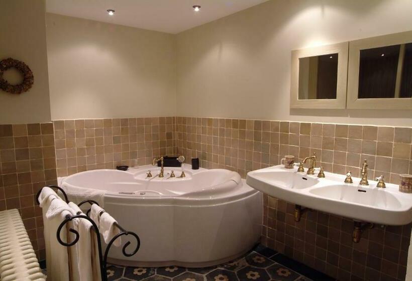 اتاق استاندارد, Charmehotel Manoir Ogygia