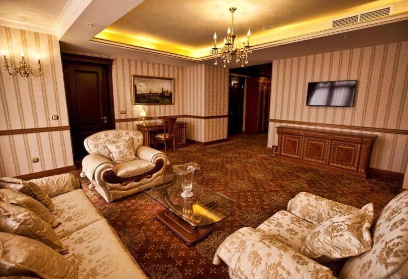 سوییت سوپریور, Multi Grand Pharaon