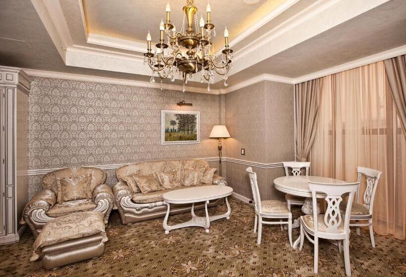 اتاق لوکس, Multi Grand Pharaon