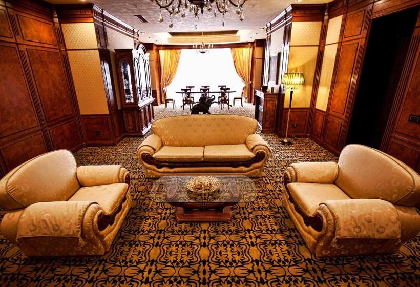 سوئیت پرزیدنت, Multi Grand Pharaon