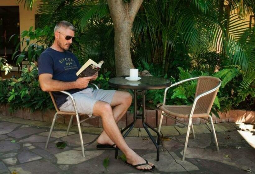 اتاق استاندارد با چشم‌انداز باغ, Kimberley Croc Motel