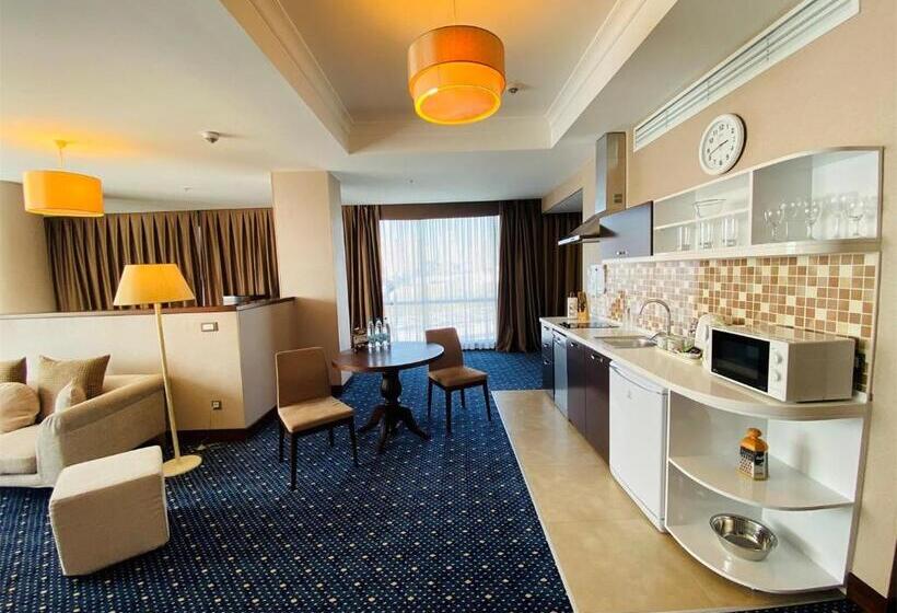 سوییت اجرایی, Parkside Hotel & Apartments