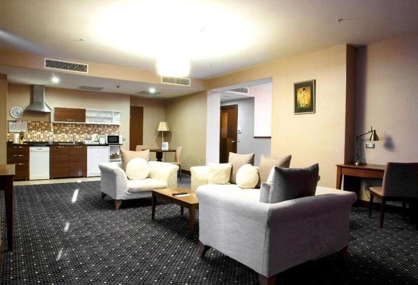 اتاق خانوادگی, Parkside Hotel & Apartments