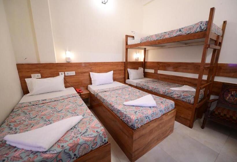 اتاق استاندارد چهار تخته, Chitra Katha  A Story Per Stay