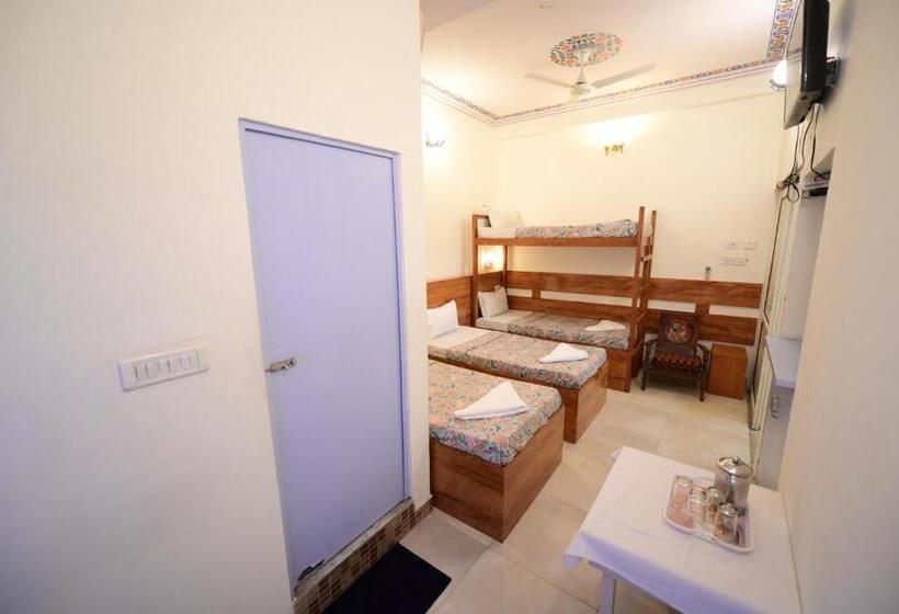 اتاق استاندارد چهار تخته, Chitra Katha  A Story Per Stay