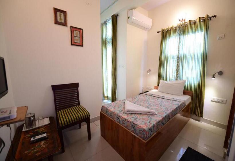 اتاق استاندارد یک نفره, Chitra Katha  A Story Per Stay