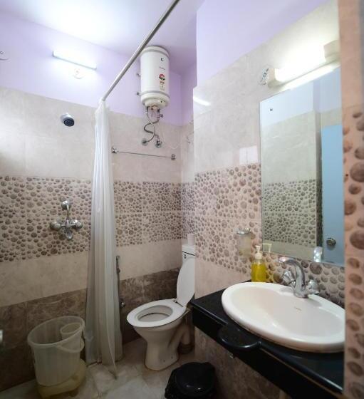 اتاق استاندارد یک نفره, Chitra Katha  A Story Per Stay