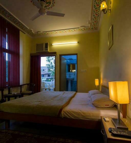 اتاق لوکس, Chitra Katha  A Story Per Stay