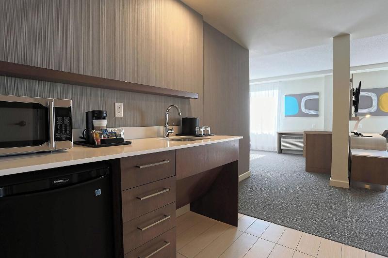 سوئیت با تخت بزرگ, Courtyard By Marriott Montreal West Island/baie D’urfe