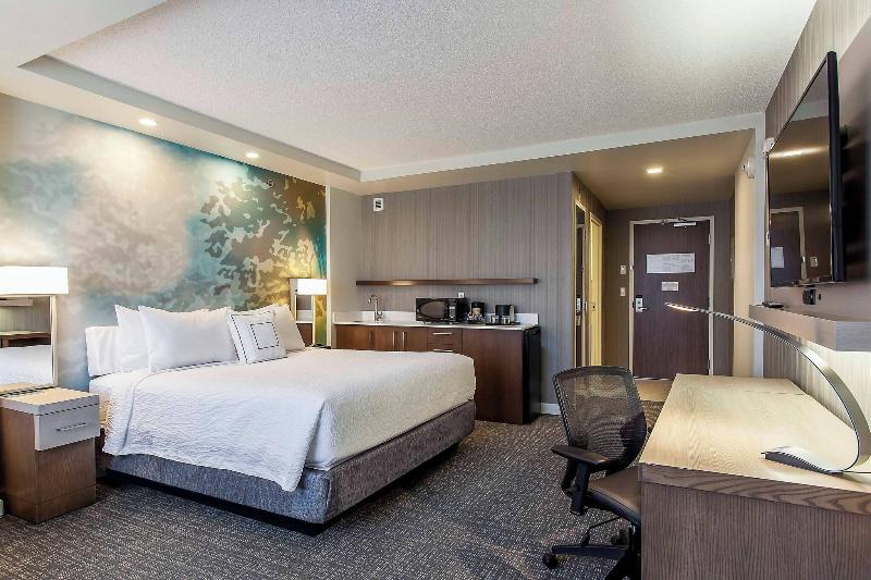 اتاق استاندارد با تخت بزرگ, Courtyard By Marriott Montreal West Island/baie D’urfe