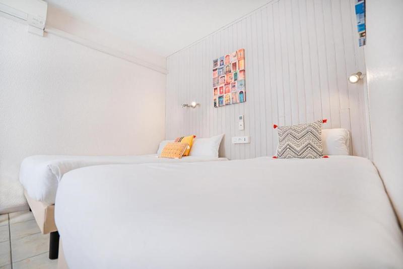 اتاق لوکس با تخت بزرگ, El Carmen Suites