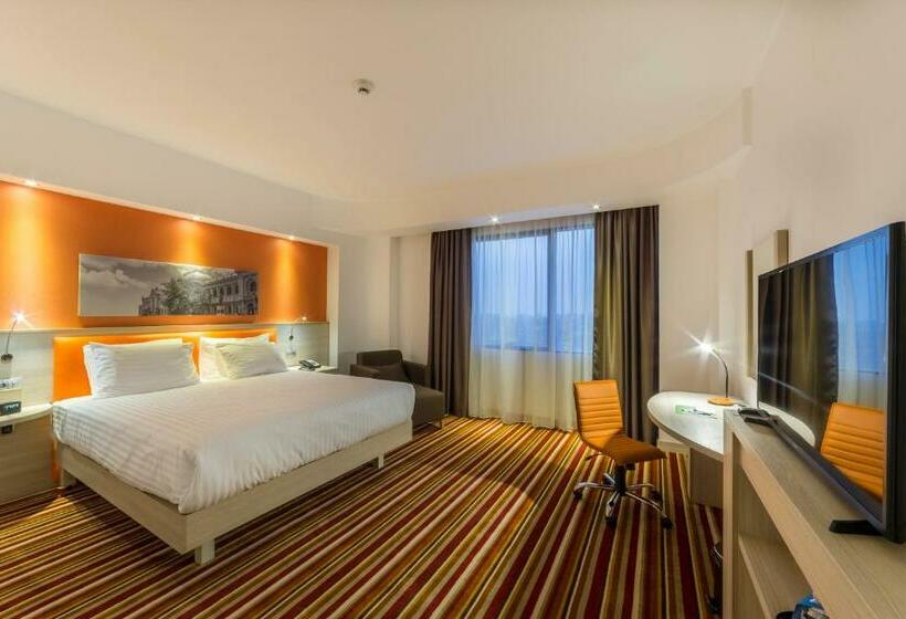 اتاق استاندارد با تخت بزرگ, Hampton By Hilton Iasi
