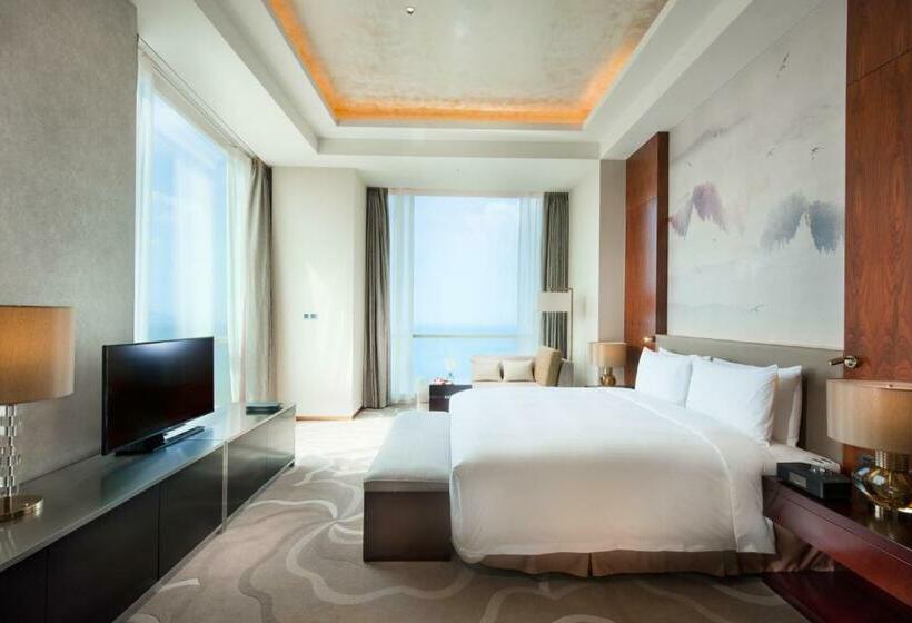 سوییت با چشم‌انداز دریا, Hilton Yantai Golden Coast