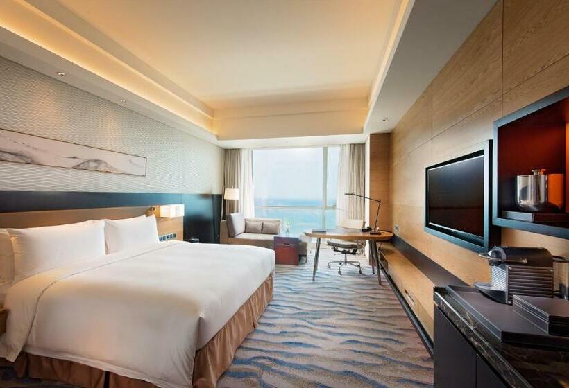 اتاق استاندارد با چشم‌انداز دریا, Hilton Yantai Golden Coast