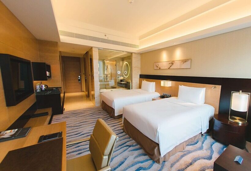 اتاق لوکس با چشم‌انداز دریا, Hilton Yantai Golden Coast