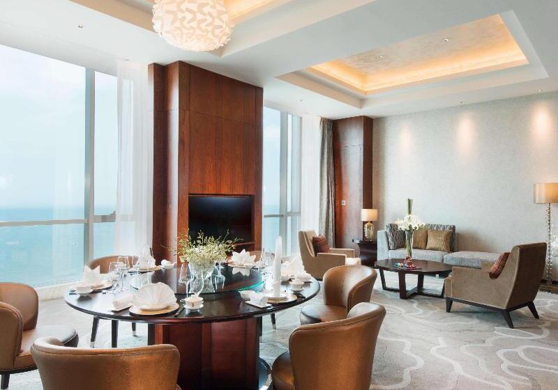 سوییت با چشم‌انداز دریا, Hilton Yantai Golden Coast
