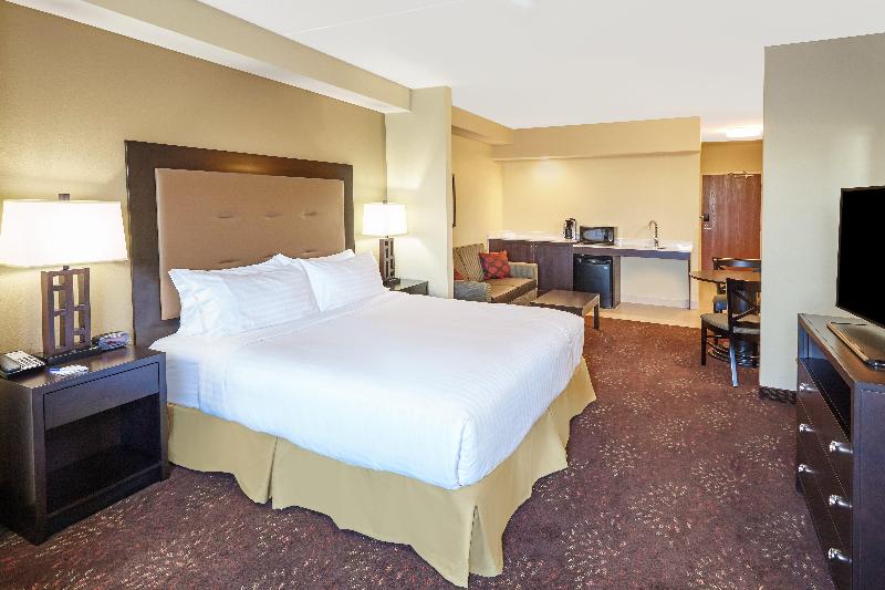 سوئیت با تخت بزرگ, Holiday Inn Express & Suites Sandusky, An Ihg