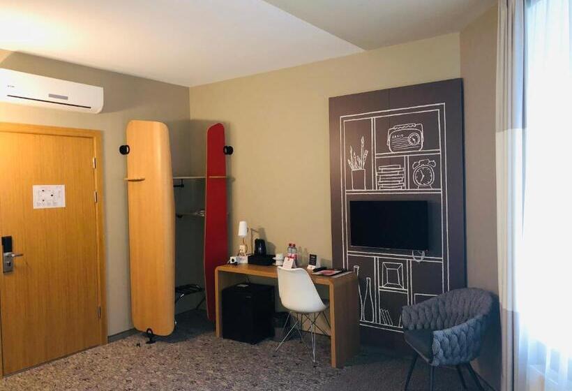 Habitación Premium, Ibis Riga Centre