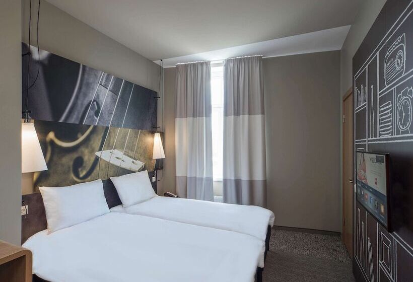 Habitación Estándar Cama Matrimonio, Ibis Riga Centre