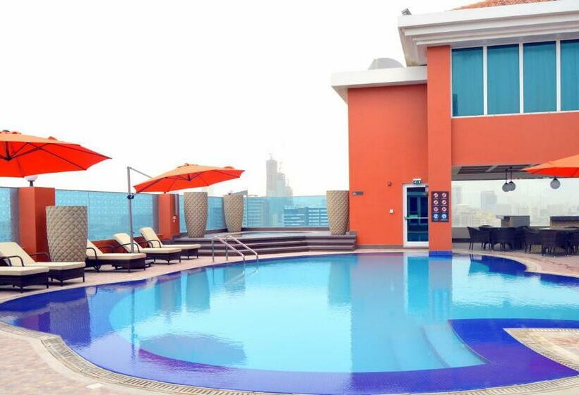سوییت با چشم‌انداز استخر, Ramada By Wyndham Manama City Centre