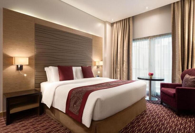 اتاق لوکس با تخت بزرگ, Ramada By Wyndham Manama City Centre