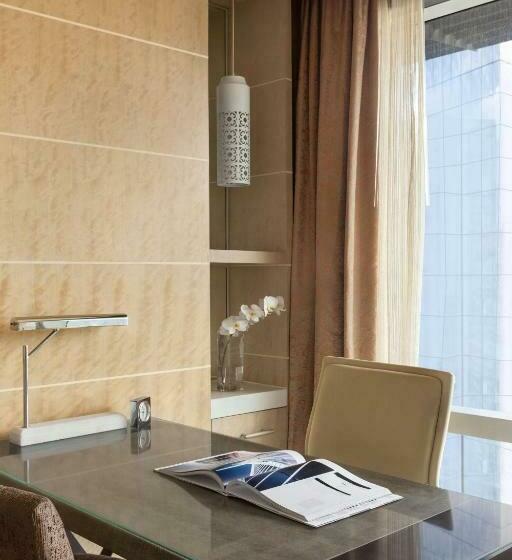 اتاق لوکس با تخت بزرگ, Shangrila The Fort, Manila