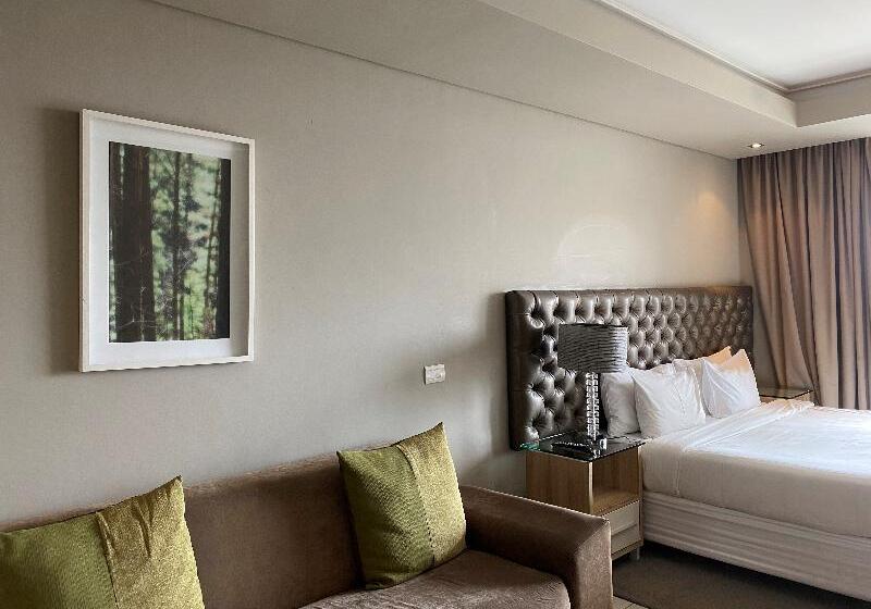 デラックススタジオ, The Residences At Crystal Towers
