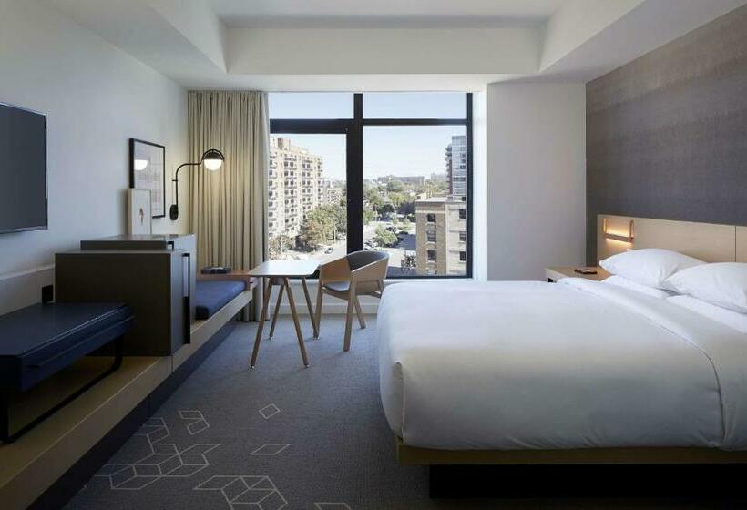 اتاق استاندارد با تخت بزرگ, Andaz Ottawa Byward Market, By Hyatt