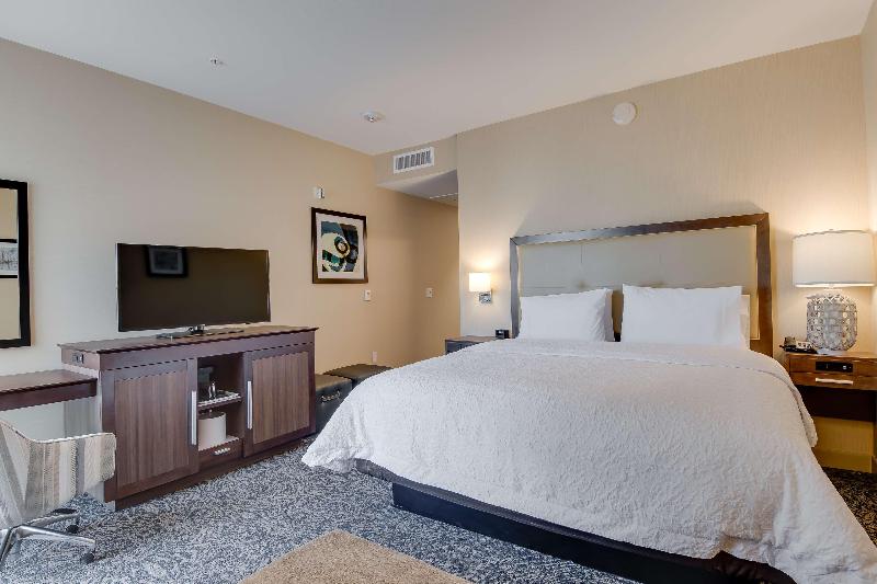 اتاق استاندارد با تخت بزرگ, Hampton Inn & Suites Los Angeles   Glendale