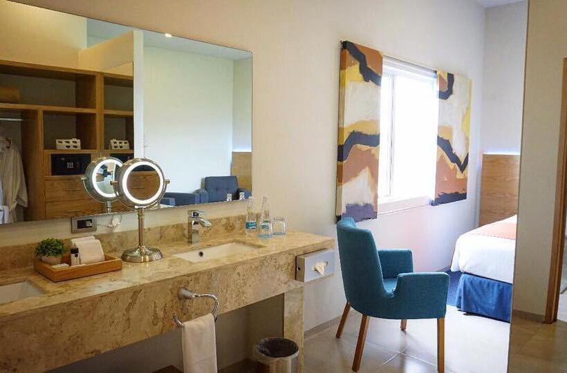 سوئیت با تخت بزرگ, Hit Hoteles Aeropuerto Puebla