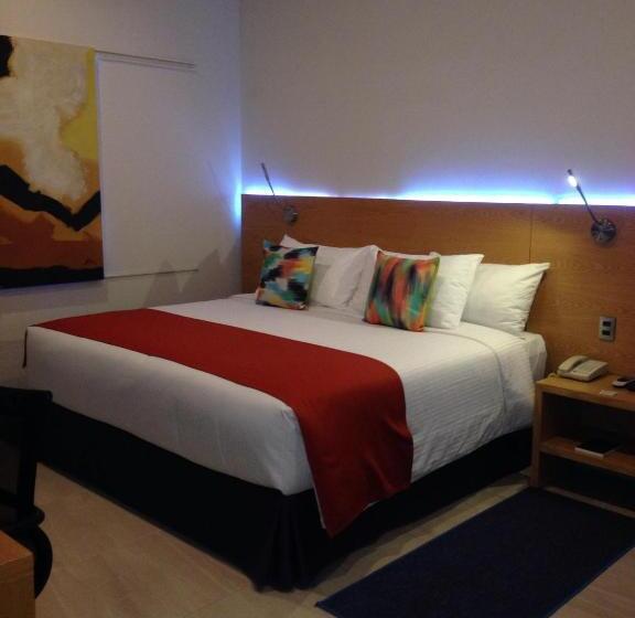 سوئیت با تخت بزرگ, Hit Hoteles Aeropuerto Puebla