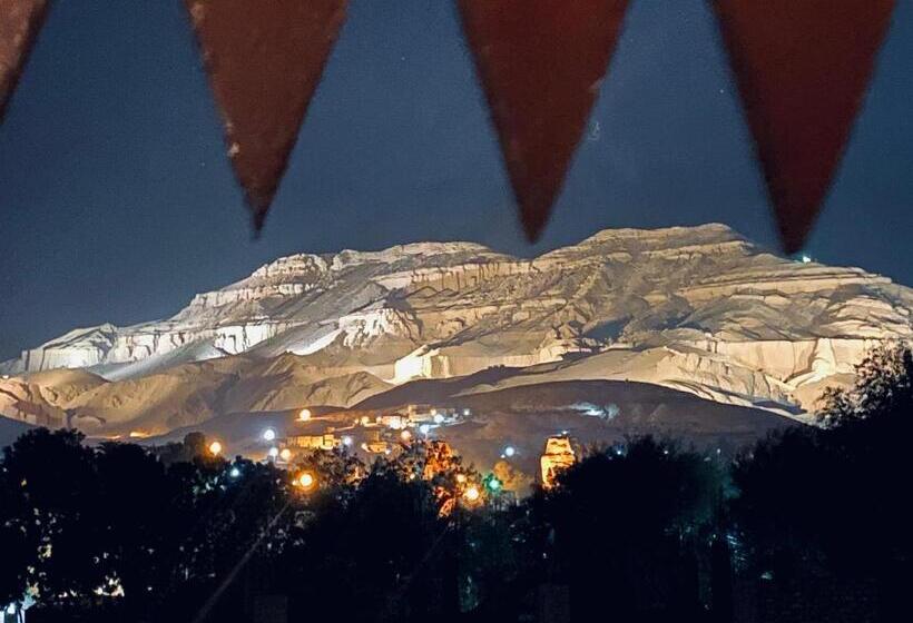 اتاق استاندارد سه نفره, New Memnon