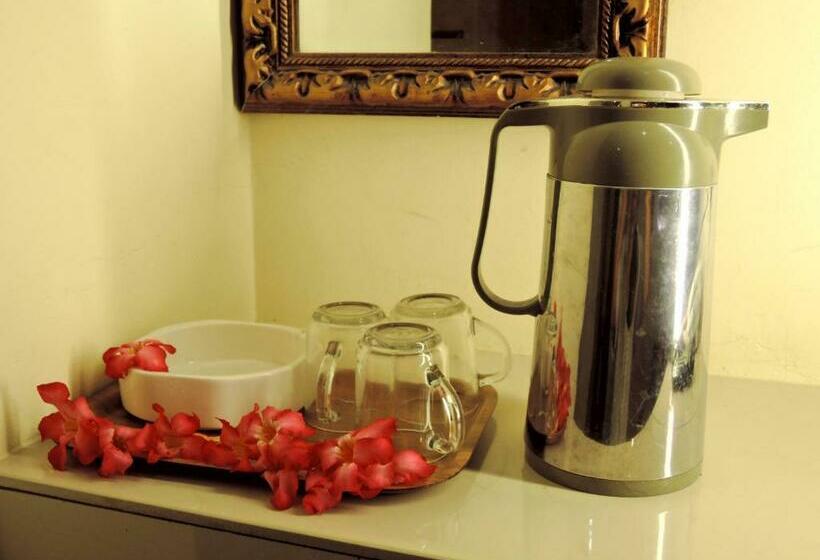 اتاق استاندارد سه نفره, Seri Nilai
