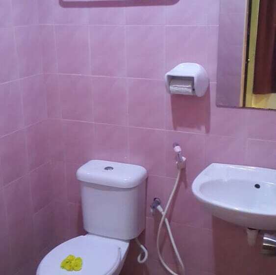 اتاق استاندارد سه نفره, Seri Nilai