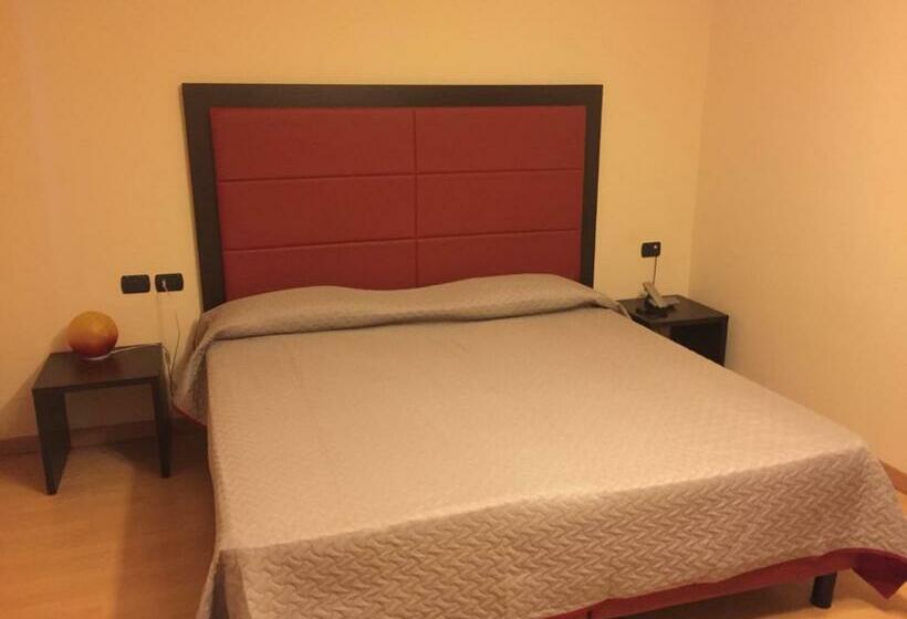 اتاق استاندارد سه نفره, Motel Galaxy Reggio Emilia