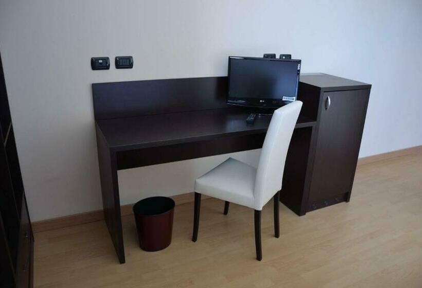 اتاق استاندارد یک نفره, Motel Galaxy Reggio Emilia