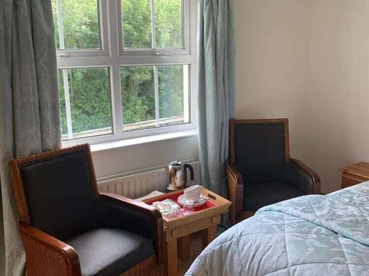 اتاق لوکس, Brooke Lodge Guesthouse