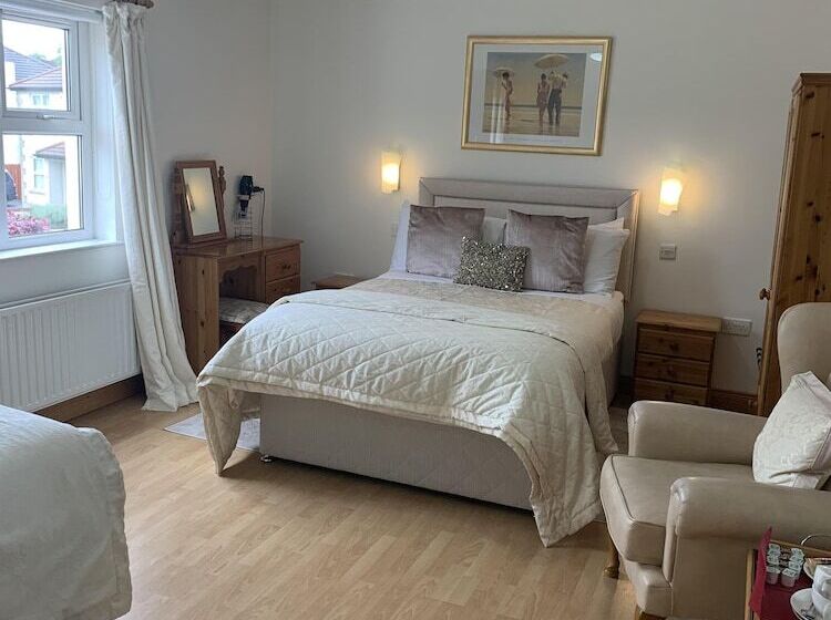 اتاق لوکس, Brooke Lodge Guesthouse
