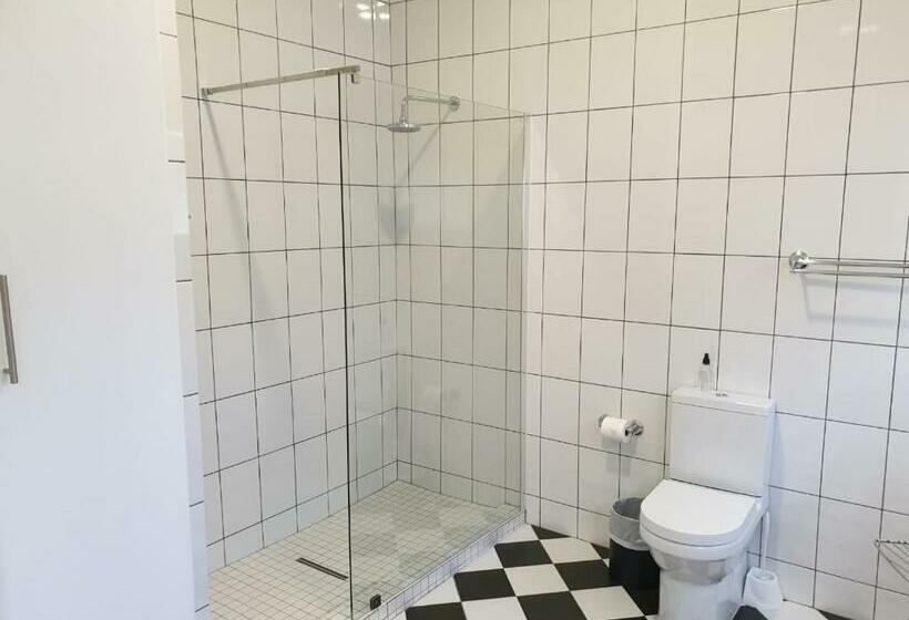 اتاق سوپریور با تخت بزرگ, Le Must Residence