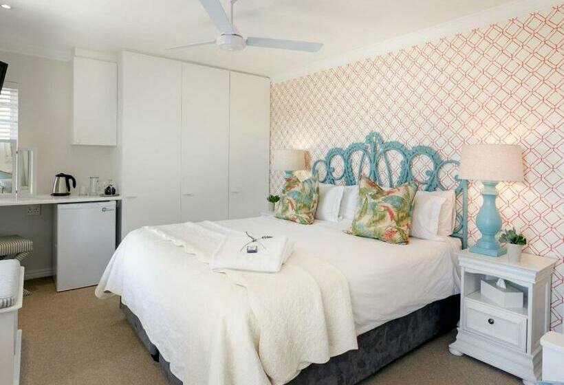 سوییت با چشم‌انداز دریا, Ocean Watch Guesthouse