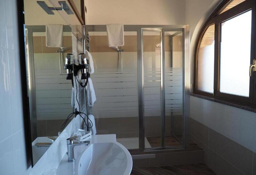 اتاق لوکس سه تخته, Agriturismo Il Drago